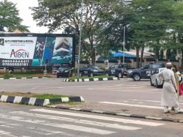 POLICE BARRICADE VENUE AS PDP FACTION MOVES TO RATIFY JONATHAN AS 2027 PRESIDENTIAL CANDIDATE