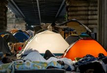 Heatwave Pushes Temperatures in Paris Migrant Camps Above 45°C