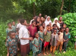 Rescued Oyo teacher says kidnappers released captives before soldiers escorted them home